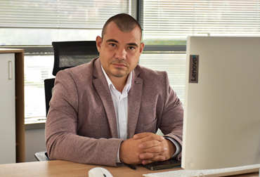 Марин Маринов Лев Инс