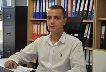 Марин Лазаров Лев Инс